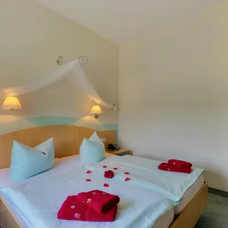 호텔 Kurhotel Bad Schlema 3*