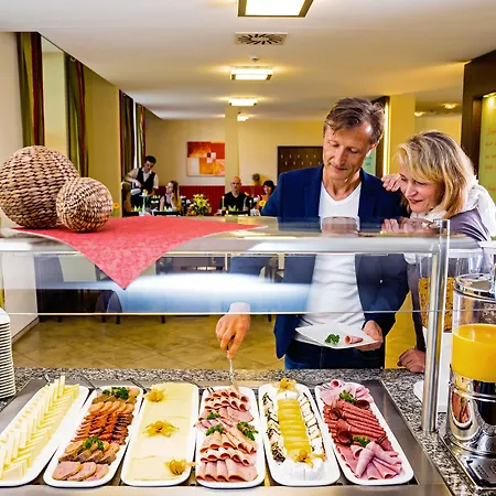 호텔 Kurhotel Bad Schlema 3*